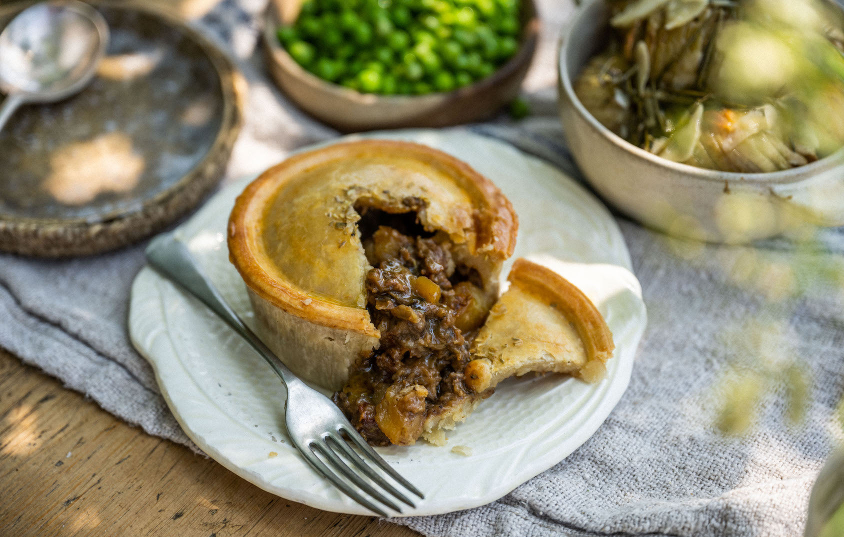 Steak Pie Individual Foil Pie Dishes Shallow 222mm Round Foil Pie