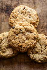 Willow & Finch, Oatmeal & Raisin Cookies | Gourmet Handmade Cookies made for Pipers Farm by Willow & Finch | Locally Sourced Quality Ingredients 